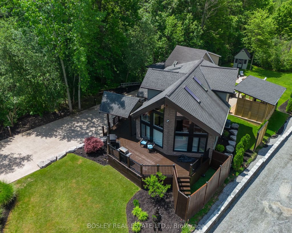4949 Lyon's Parkway, Niagara Falls