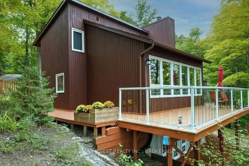 1066 Mountvale Point Road, Frontenac