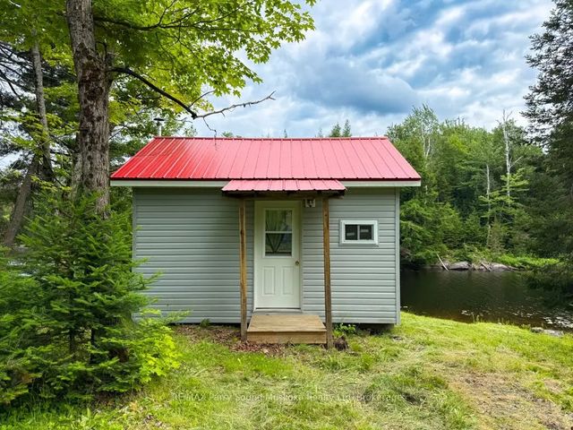 14 Moose Lane, Whitestone