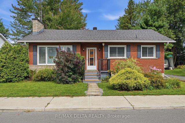 29 Catherine Street E, North Glengarry