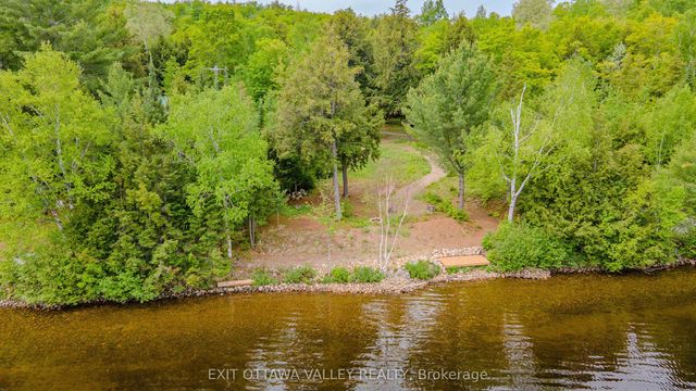 Lakeshore Drive, Hastings Highlands