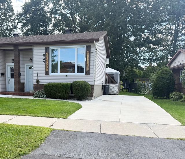 574 Lynwood Drive, Cornwall