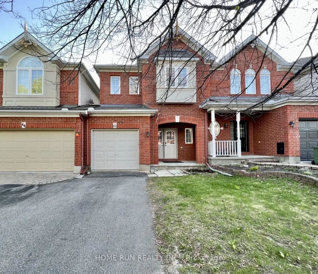 42 Hemlo Crescent, Kanata