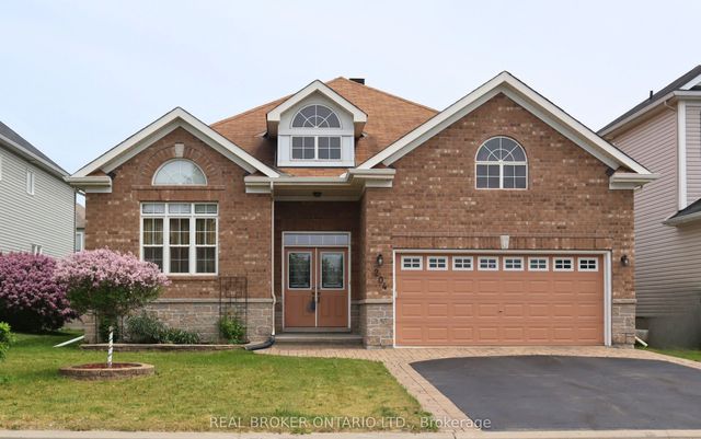 204 Hillpark High Street, Orleans - Convent Glen and Area