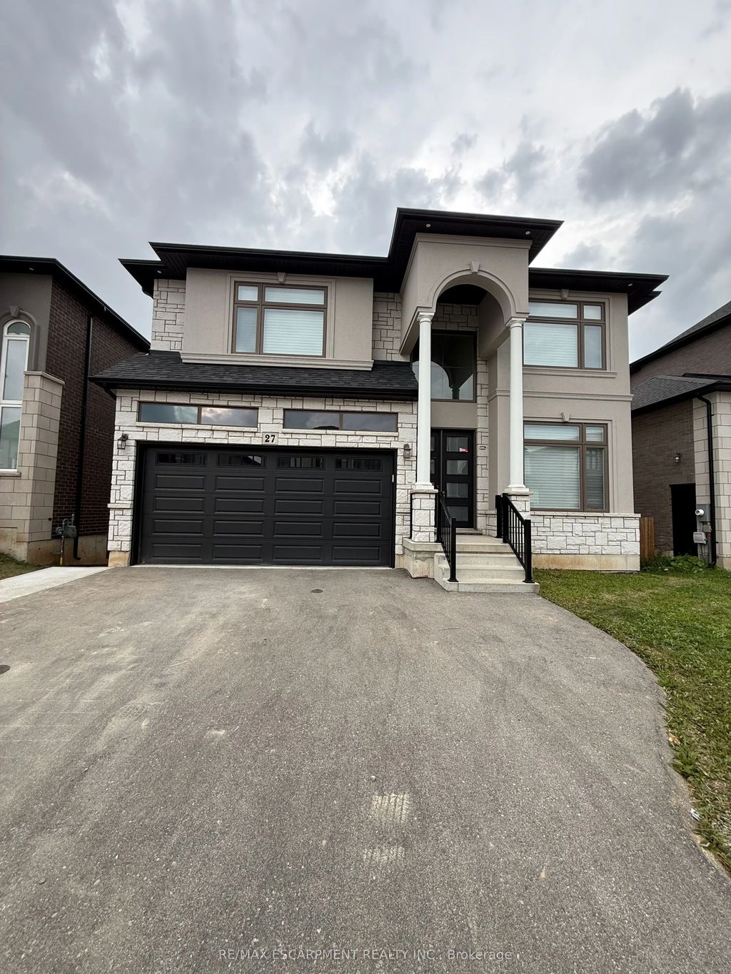 27 Deerfield Lane Lower, Hamilton