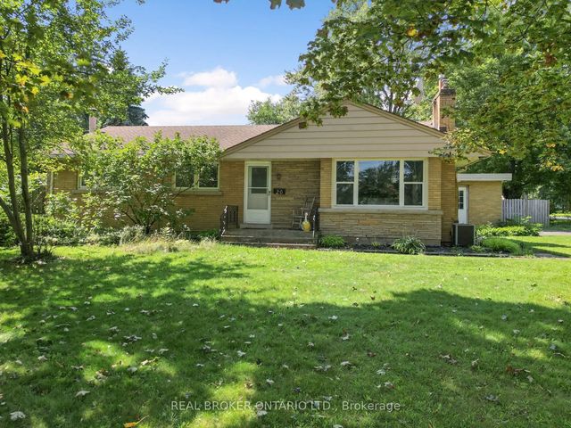 20 Alan Crescent, Pelham