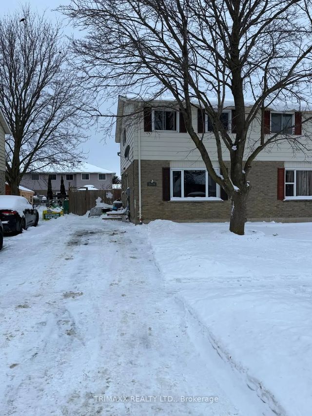 1086 Canfield Crescent, Woodstock