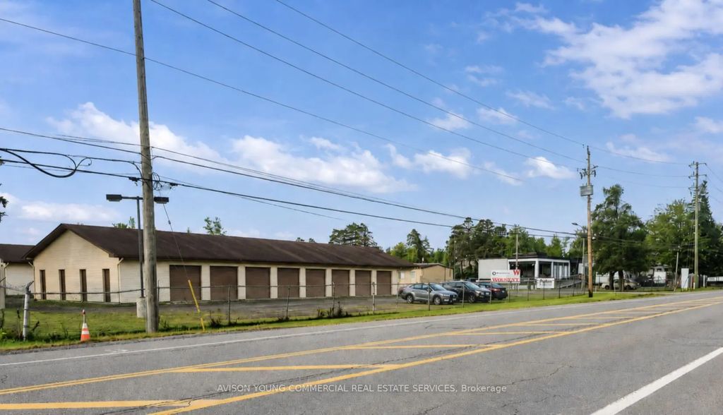 2474 Leitrim Road, Blossom Park - Airport and Area