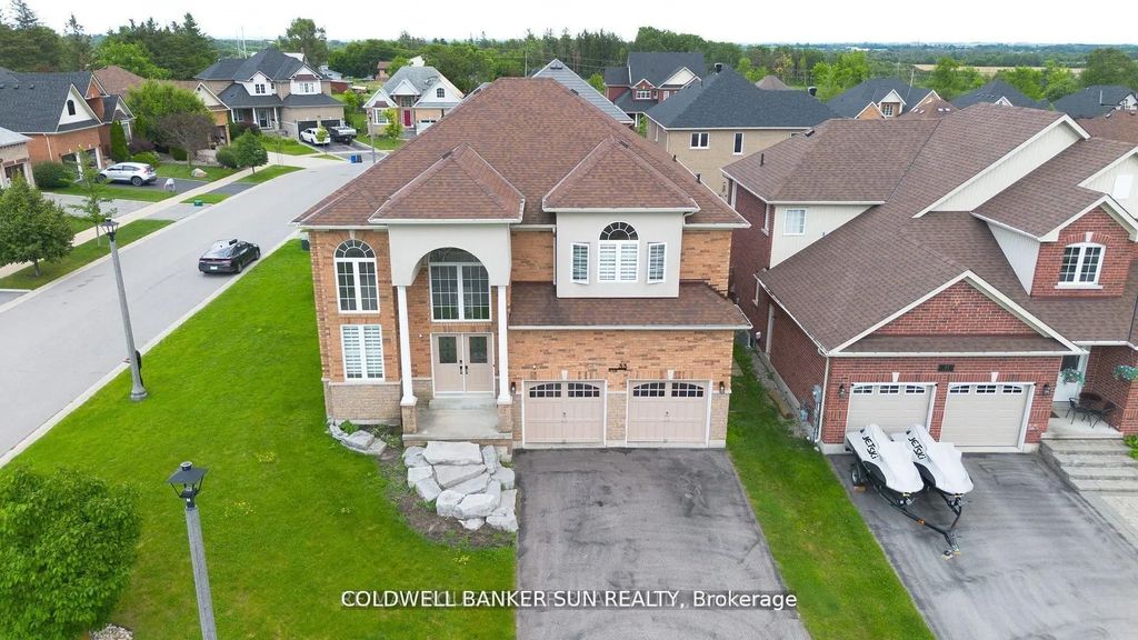 33 Ellis Crescent, Kawartha Lakes