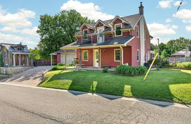 7802 Piccadilly Road, Frontenac