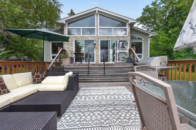 2 Franklin Street, Curve Lake First Nation 35