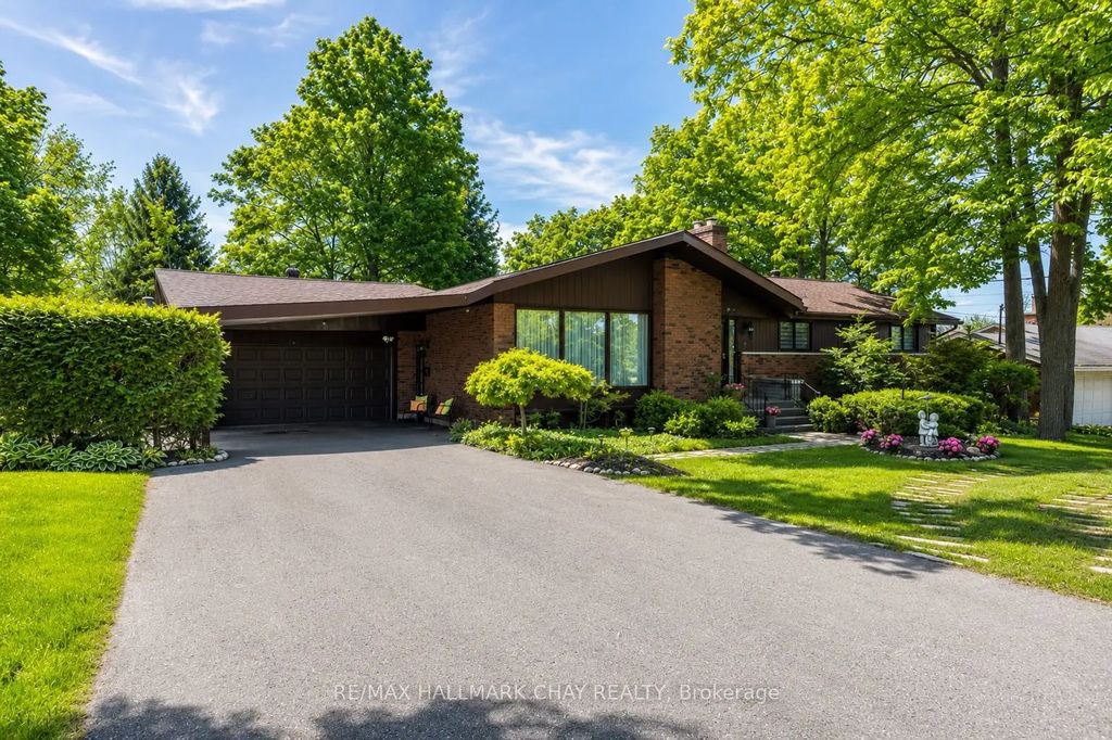 1009 Fairbairn Street, Peterborough