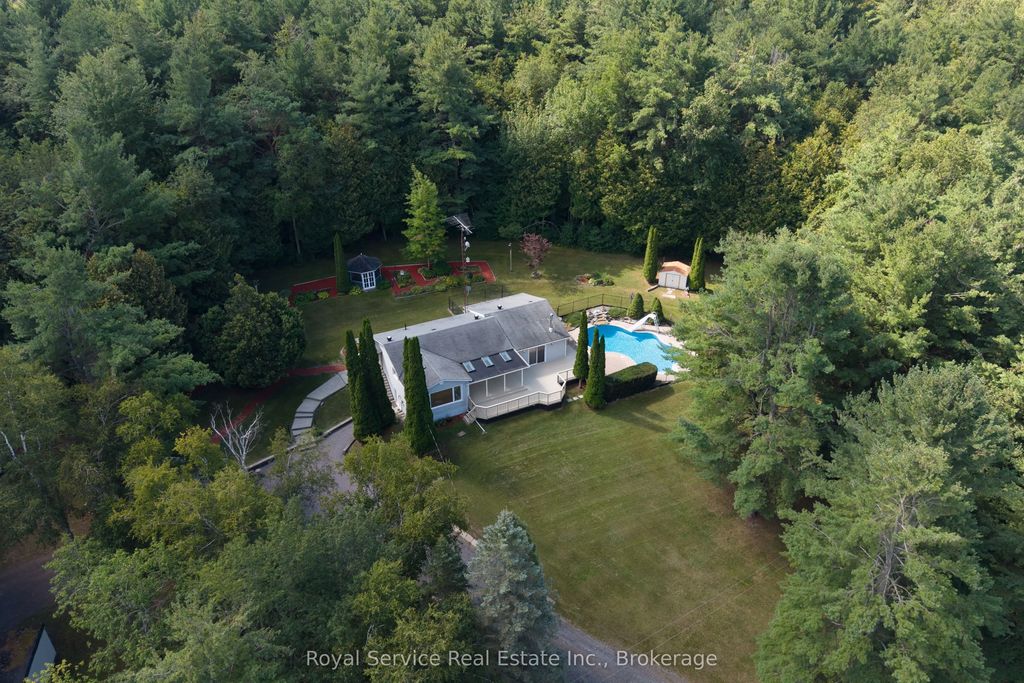7251 Cavan Road, Hamilton Township