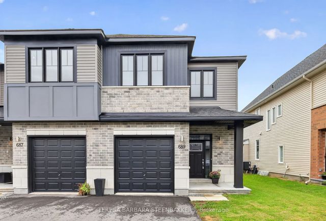 689 N Taliesin Crescent E, Stittsville - Munster - Richmond