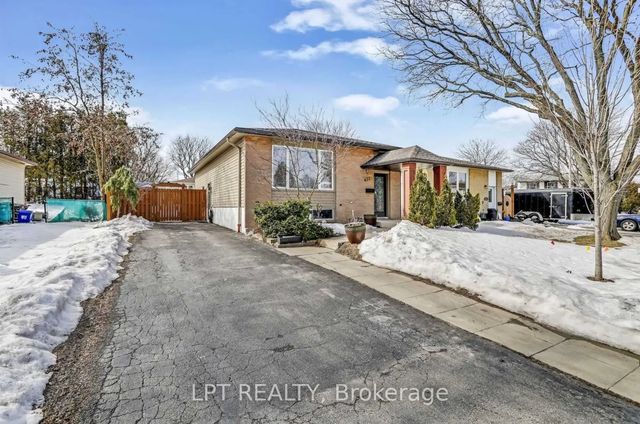 Upper- 451 Brigadoon Drive, Hamilton
