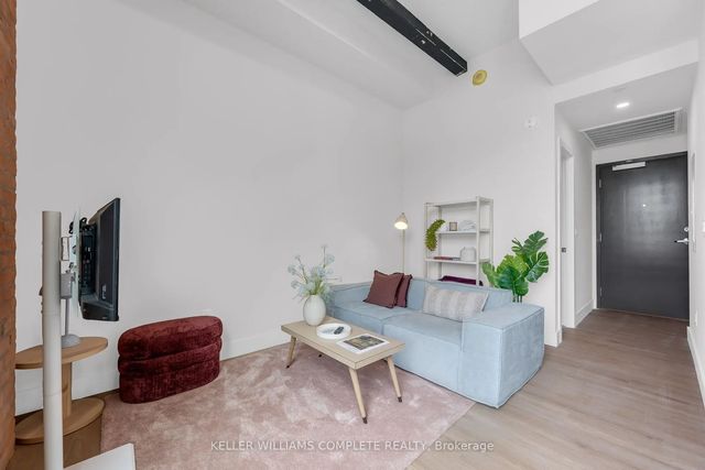 56 York Boulevard 211, Hamilton