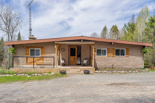 114 Robbs Rock Road, Burk's Falls