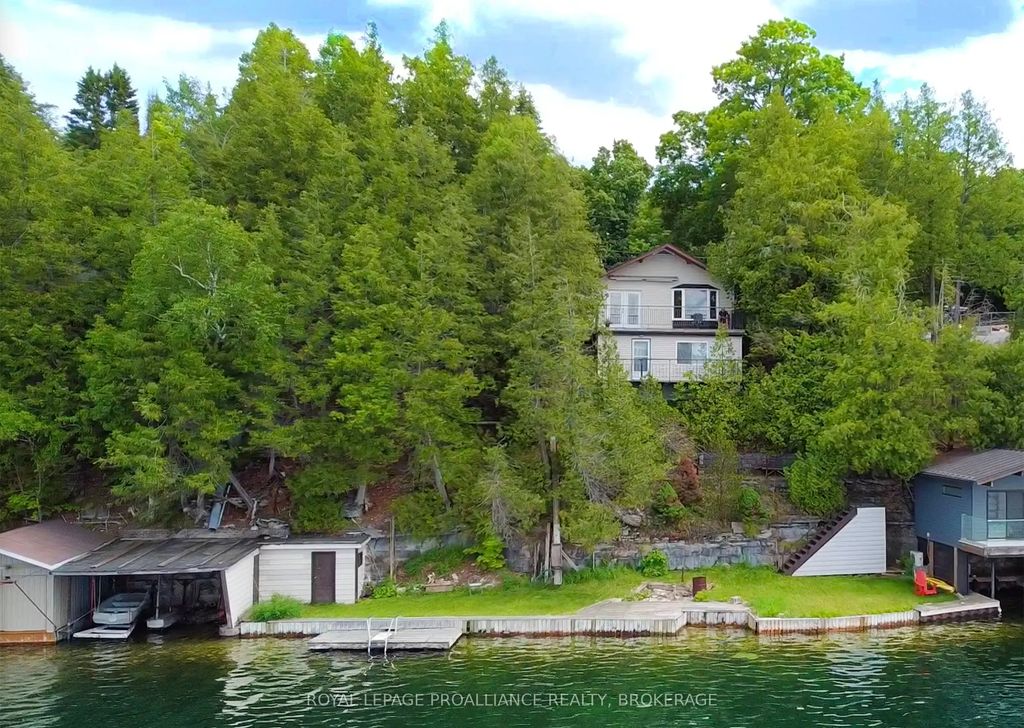 4502 Red Maple Lane, Frontenac