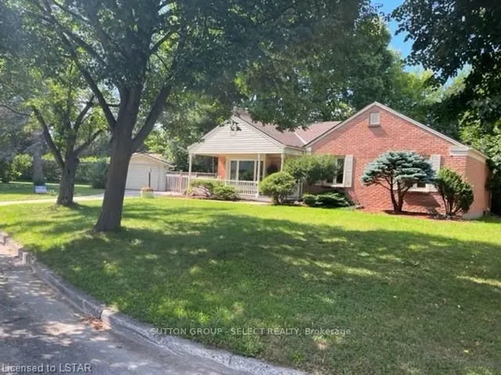 6 Kirkton Court Lower, London North