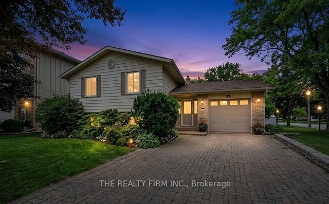 4084 Bluepoint Drive, Plympton-Wyoming