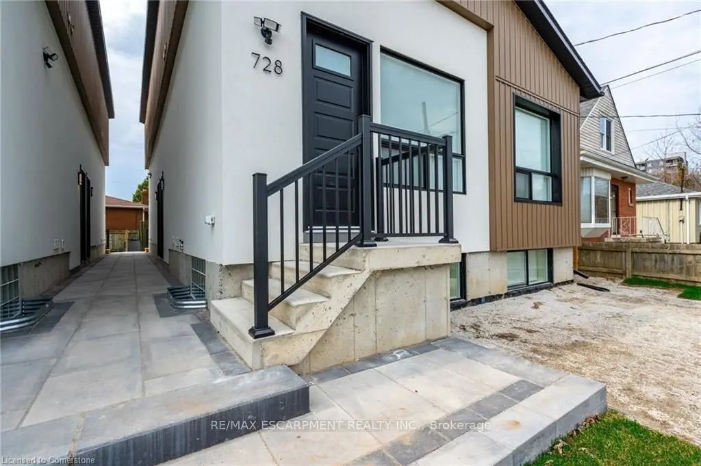 728 Eleventh Avenue A, Hamilton