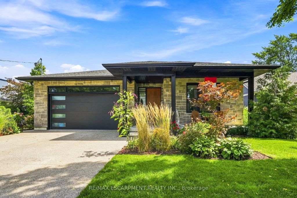 42 Carlton Avenue, Welland