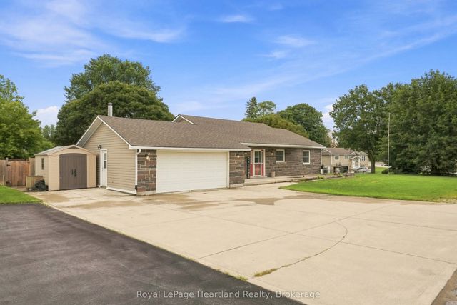 1041 Main Street, Howick