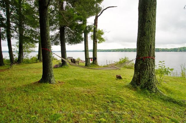 148b Oak Shores Lane, Frontenac