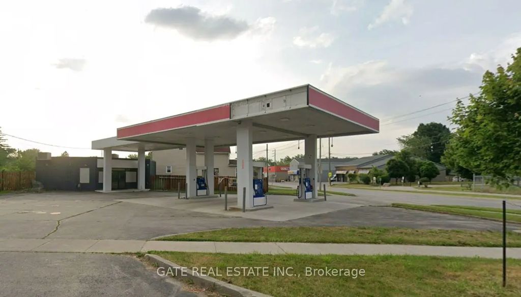 33 Oak Street E, Leamington