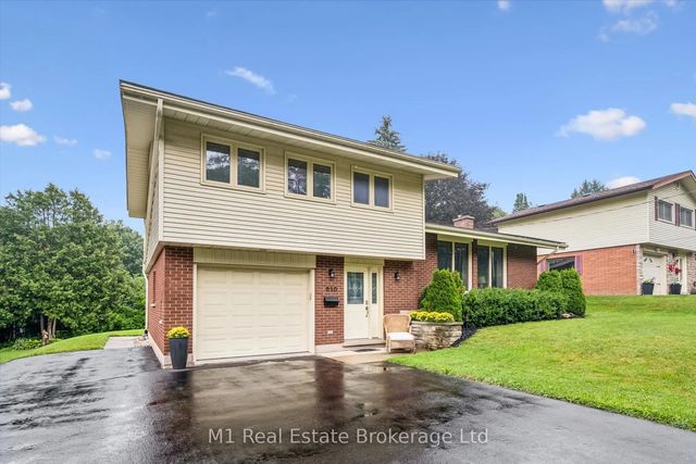 610 St David Street S, Centre Wellington