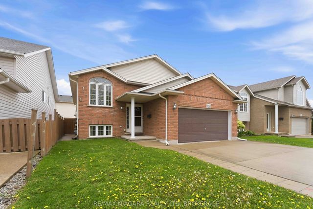 8253 Costabile Drive, Niagara Falls