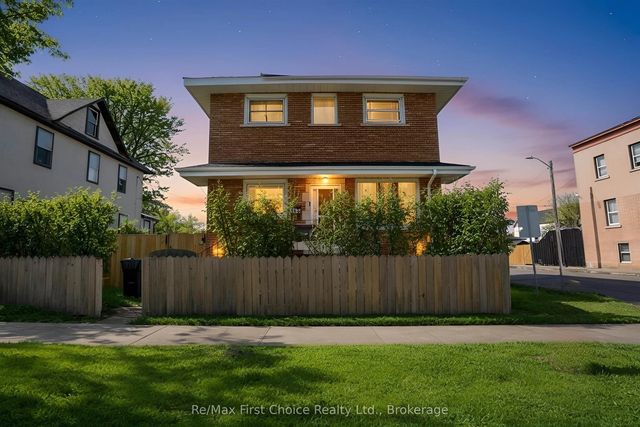 138 Rowand Street, Thunder Bay