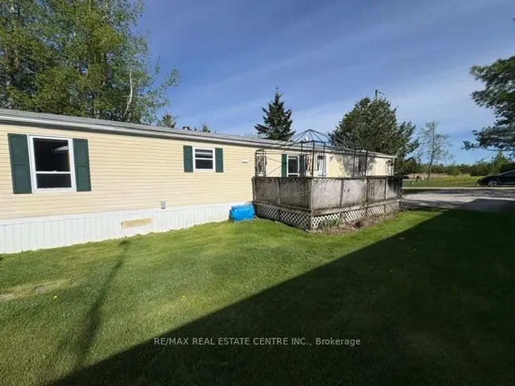 40 Maple Grove Village Road, Southgate