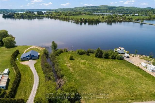 107a Lakeshore Drive, Madawaska Valley