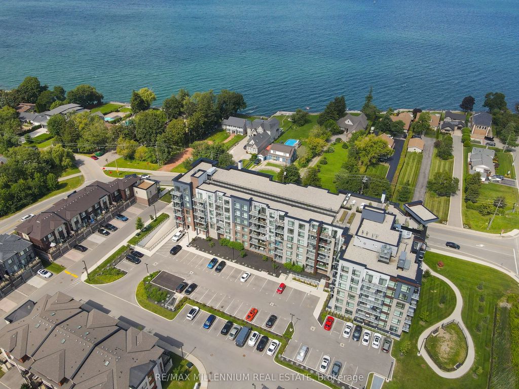 600 North Service Road 403, Hamilton