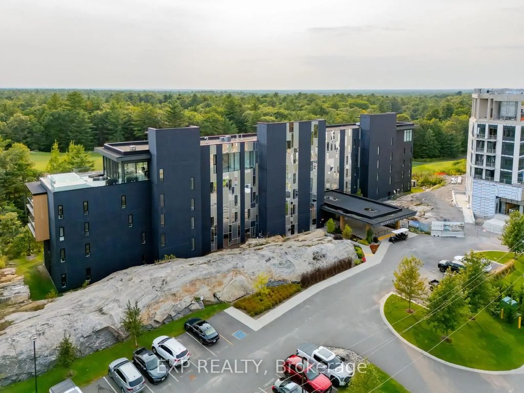 120 Carrick Trail 102, Gravenhurst