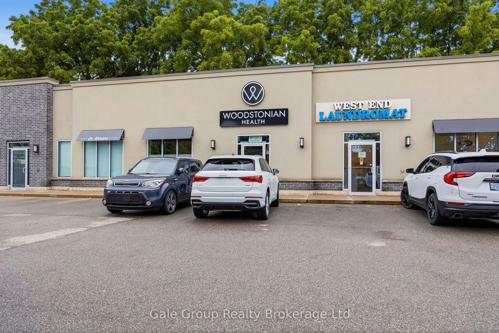 300 Main Street, Woodstock