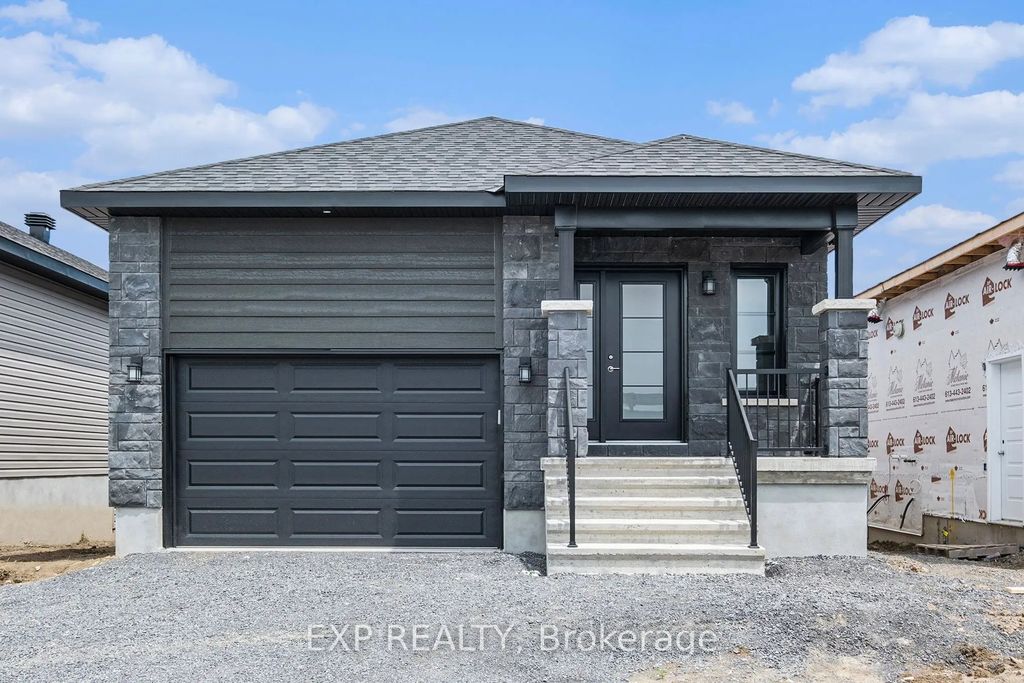 1227 Montblanc Crescent, Russell