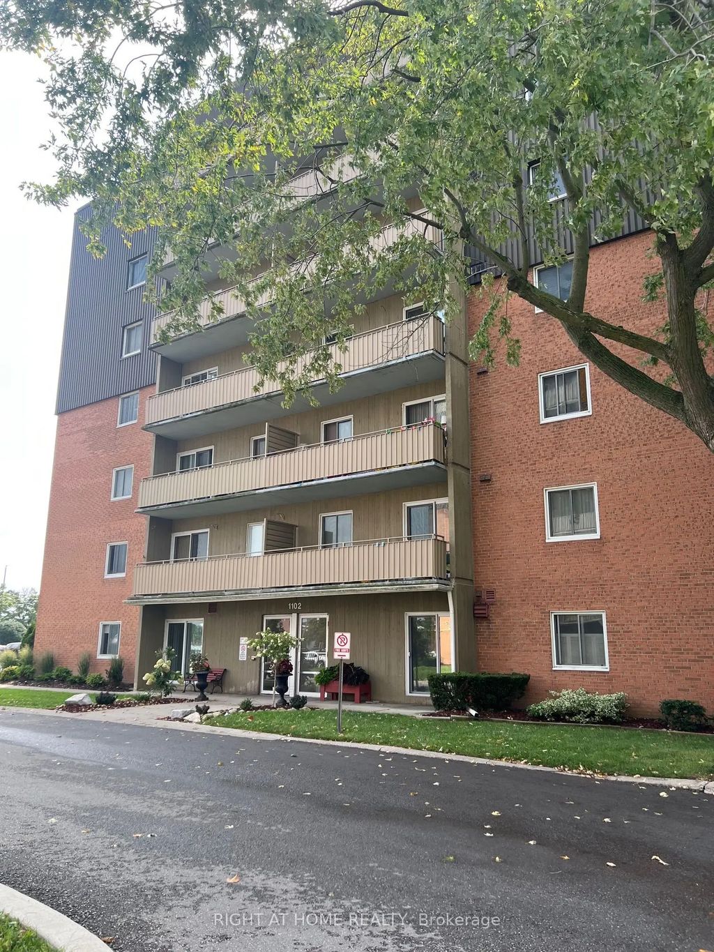 1102 Jalna Boulevard 708, London South