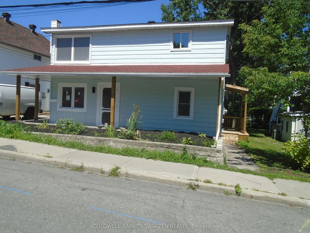 383 Montfort Street N, Vanier and Kingsview Park