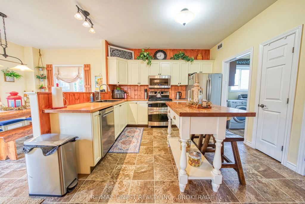 108 Mcdonough Crescent, Loyalist