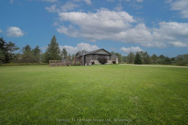 201 Hutton Hill Road, West Grey