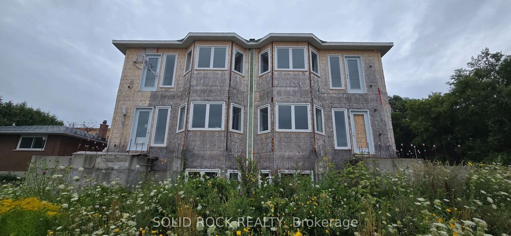 6758 Rocque Street, Orleans - Convent Glen and Area
