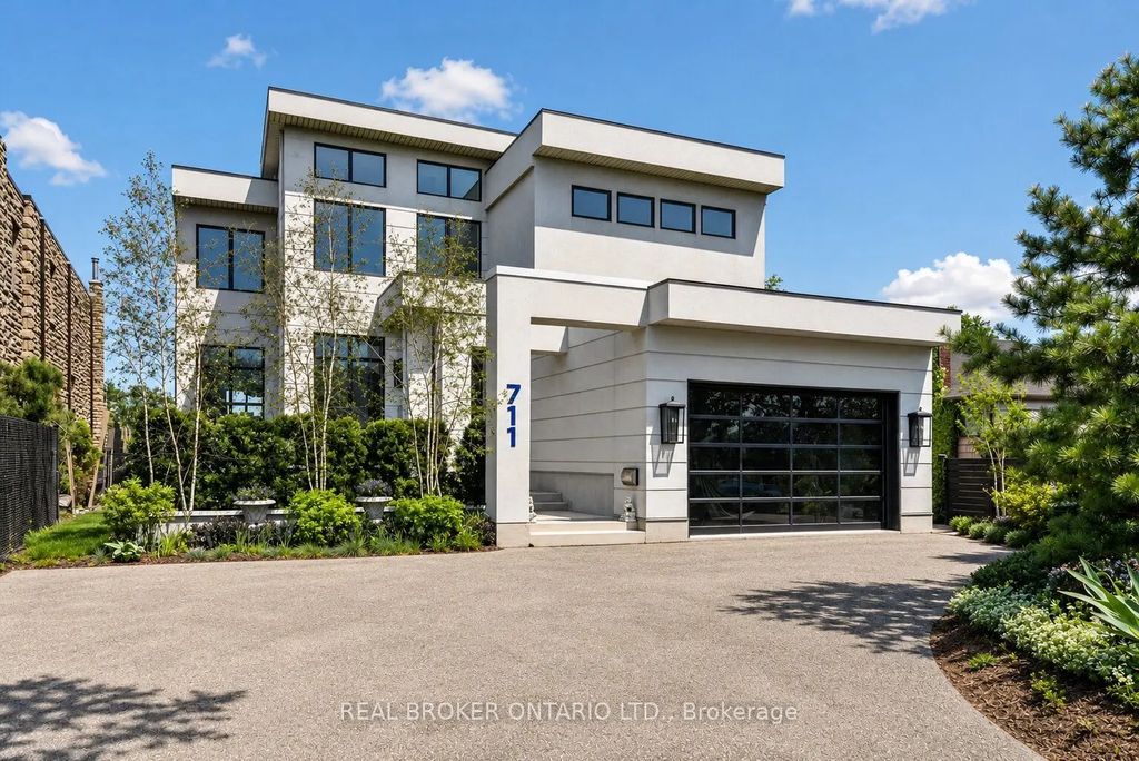 711 Beach Boulevard, Hamilton