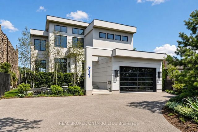 711 Beach Boulevard, Hamilton
