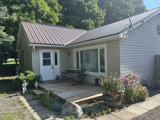 90 Mary Street, North Huron
