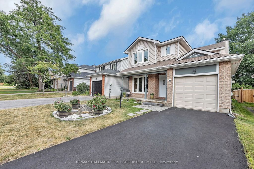 16 Hawley Crescent, Kanata
