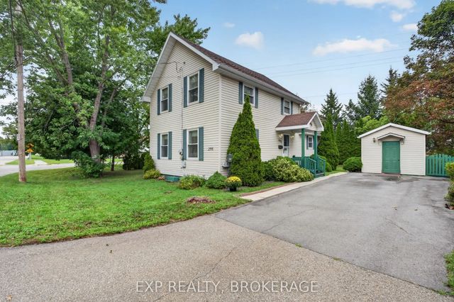 295 Victoria Avenue, Gananoque
