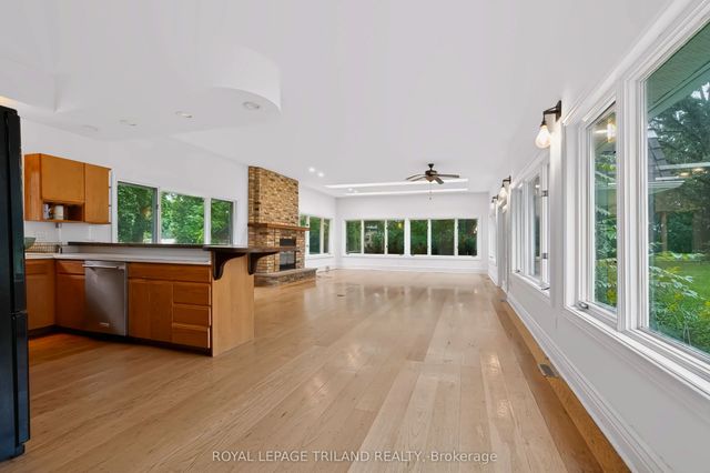 467 Commissioners Road E A, London South