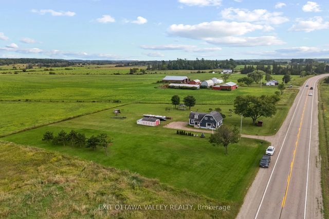 38922 41 Highway, Laurentian Valley